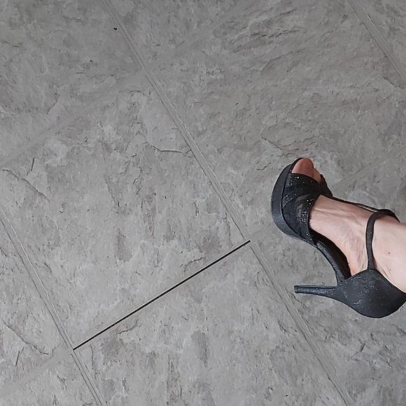 Shoes - Picture 4 of 5